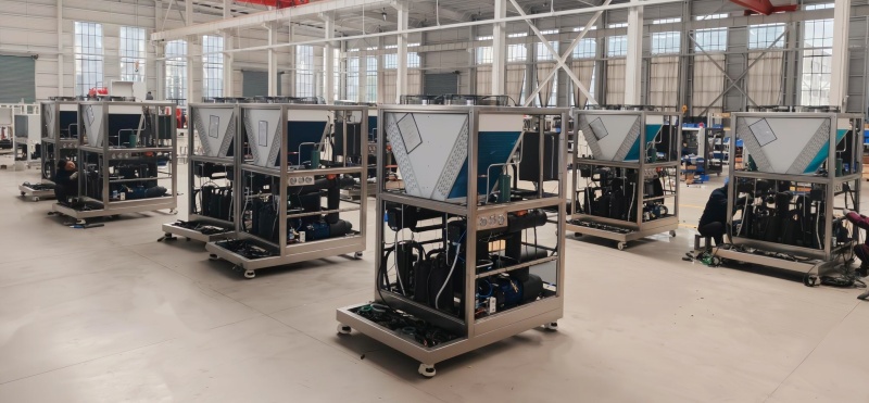 Heating and cooling integrated Machine Heating and cooling integrated Machine